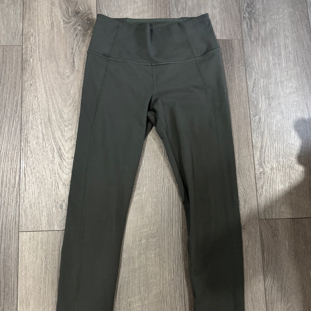 Under Armour • Dark Green High Rise Leggings Size XS